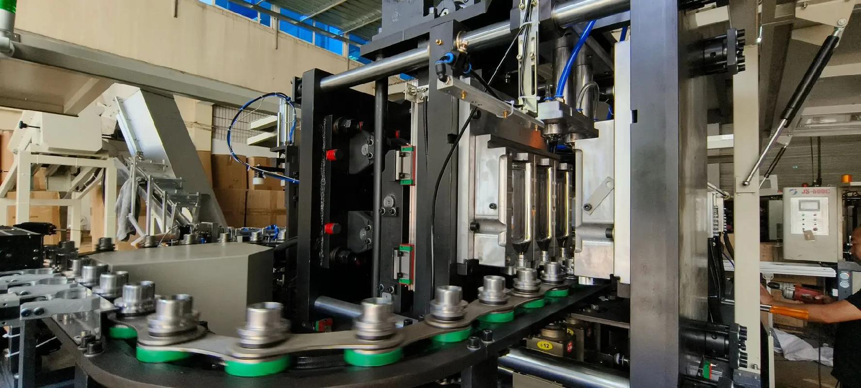 專業制造，高效可靠 探索一拖三2升全高配PET吹瓶機的卓越性能與優勢